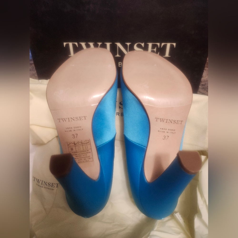 Twin-Set Blue and Light Gold Tone Strap Pump - Picture 5 of 8